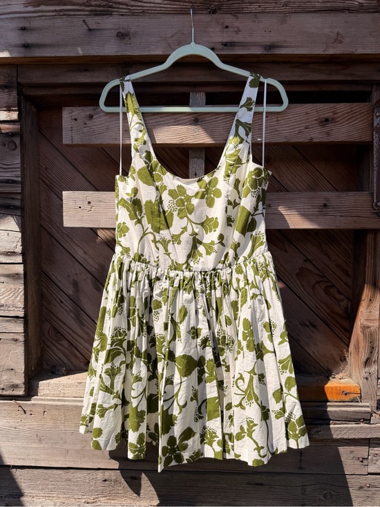 Badgley Mischka Dresses & Skirts - Badgley Mischka Cream Dress with Olive Green Floral Print